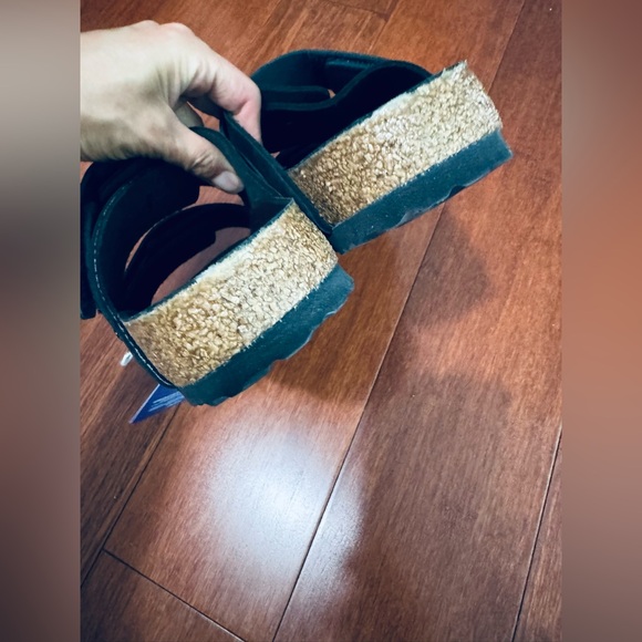 Birkenstock Uji Nubuck shine Leather straps adjustable slide sandals in black - Picture 6 of 16